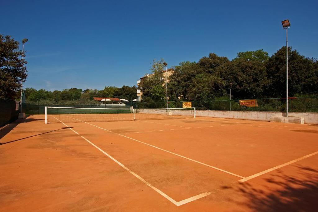 Guesthouse "Barboska" - Big Outdoor Swimming Pool & Private Tennis Court Vodnjan Εξωτερικό φωτογραφία