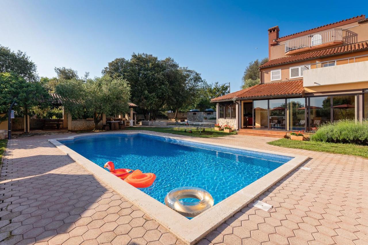Guesthouse "Barboska" - Big Outdoor Swimming Pool & Private Tennis Court Vodnjan Εξωτερικό φωτογραφία