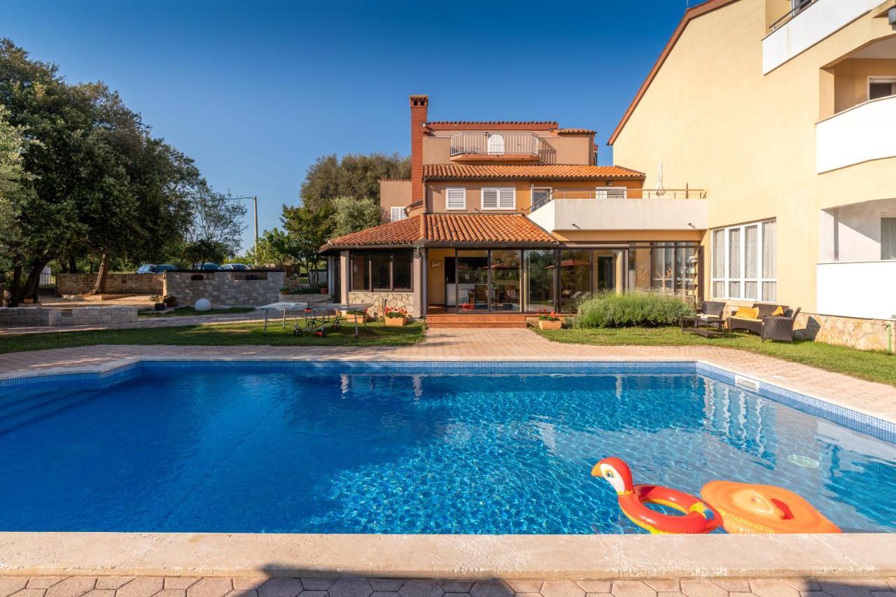 Guesthouse "Barboska" - Big Outdoor Swimming Pool & Private Tennis Court Vodnjan Εξωτερικό φωτογραφία