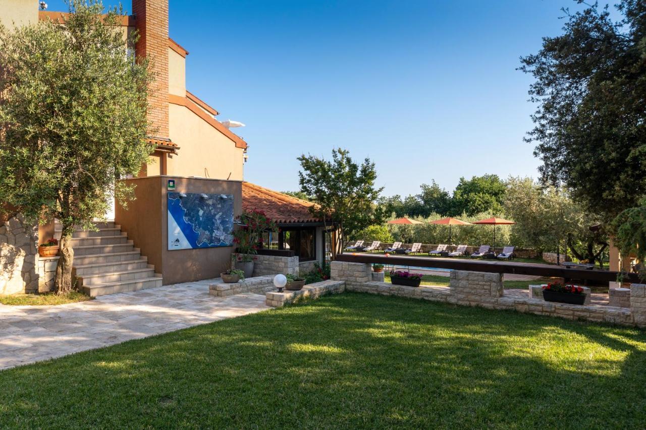 Guesthouse "Barboska" - Big Outdoor Swimming Pool & Private Tennis Court Vodnjan Εξωτερικό φωτογραφία