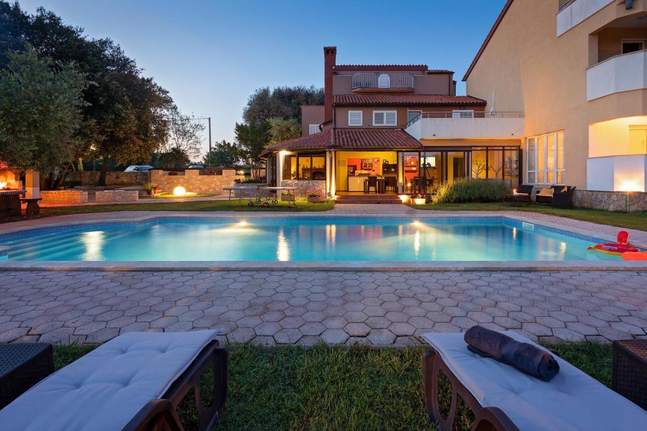 Guesthouse "Barboska" - Big Outdoor Swimming Pool & Private Tennis Court Vodnjan Εξωτερικό φωτογραφία