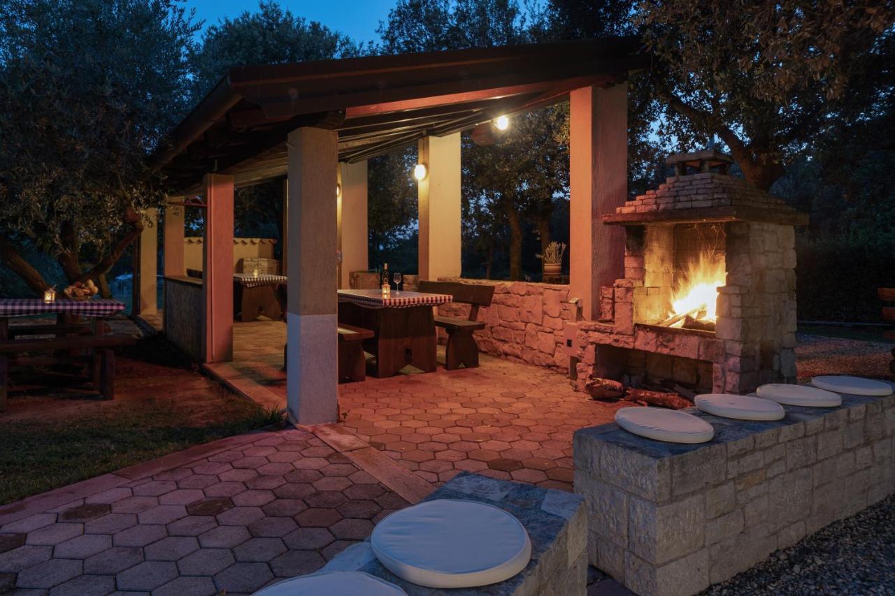 Guesthouse "Barboska" - Big Outdoor Swimming Pool & Private Tennis Court Vodnjan Εξωτερικό φωτογραφία