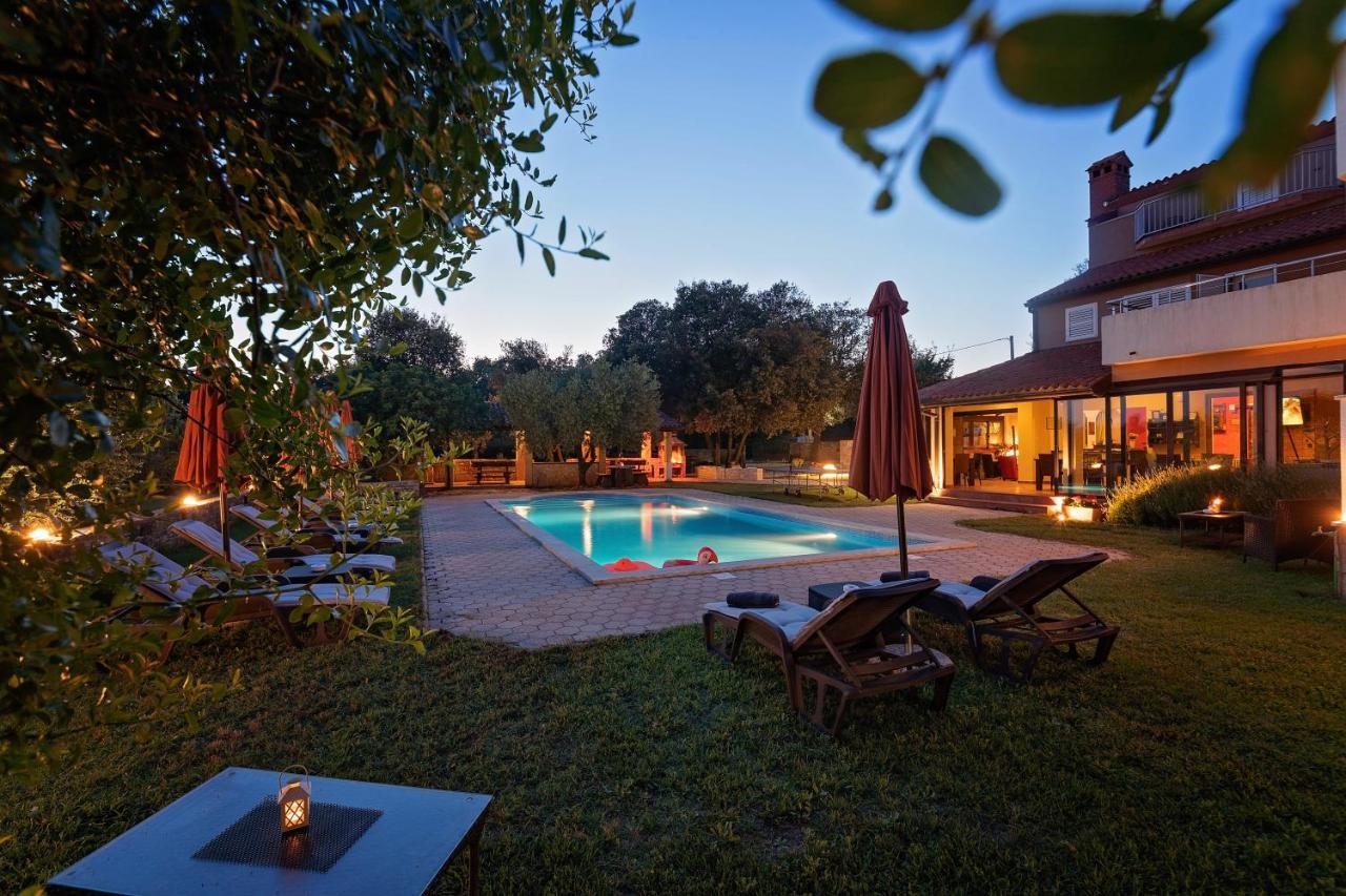 Guesthouse "Barboska" - Big Outdoor Swimming Pool & Private Tennis Court Vodnjan Εξωτερικό φωτογραφία