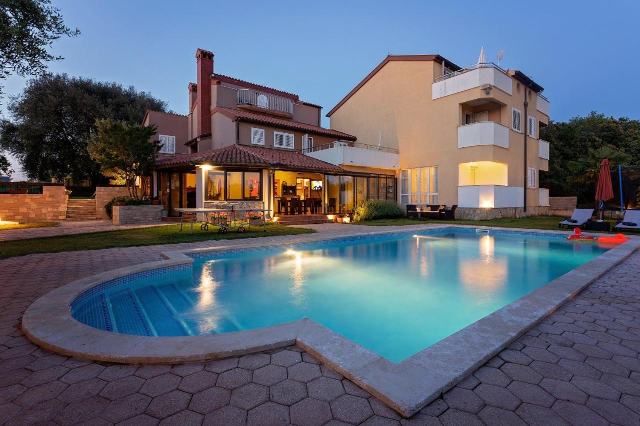 Guesthouse "Barboska" - Big Outdoor Swimming Pool & Private Tennis Court Vodnjan Εξωτερικό φωτογραφία