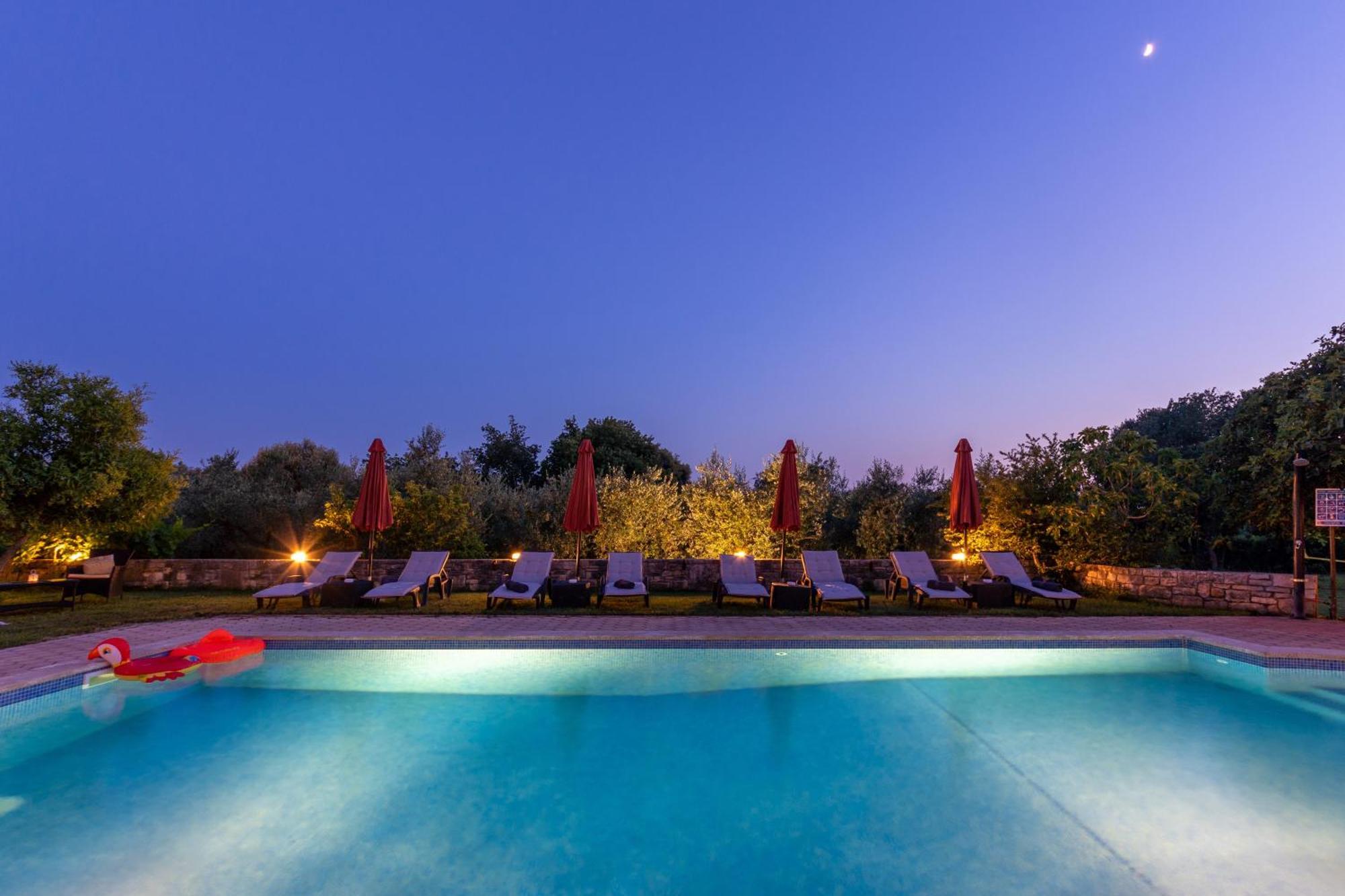 Guesthouse "Barboska" - Big Outdoor Swimming Pool & Private Tennis Court Vodnjan Εξωτερικό φωτογραφία