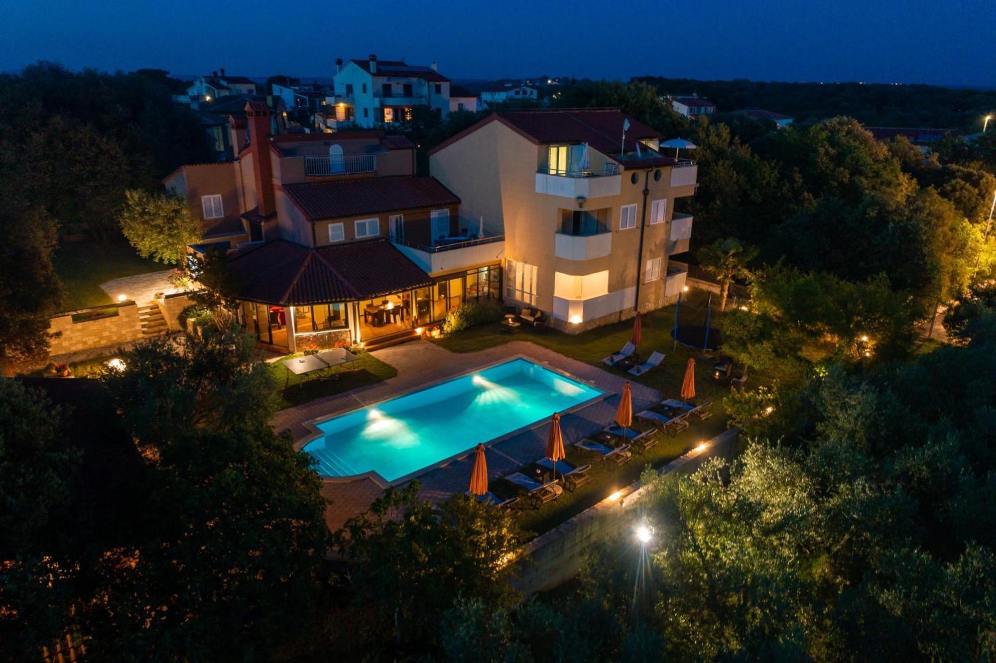 Guesthouse "Barboska" - Big Outdoor Swimming Pool & Private Tennis Court Vodnjan Εξωτερικό φωτογραφία