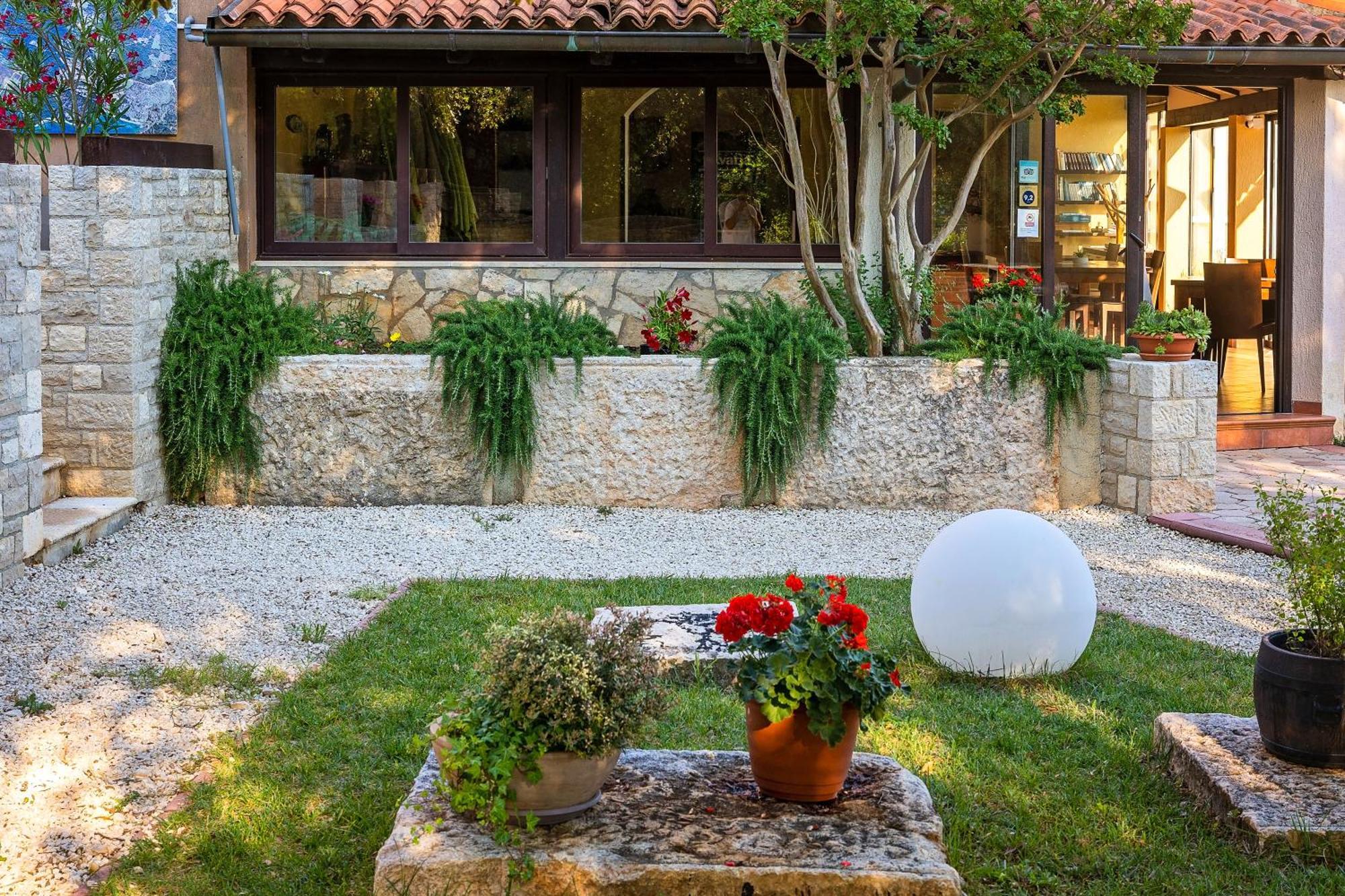Guesthouse "Barboska" - Big Outdoor Swimming Pool & Private Tennis Court Vodnjan Εξωτερικό φωτογραφία