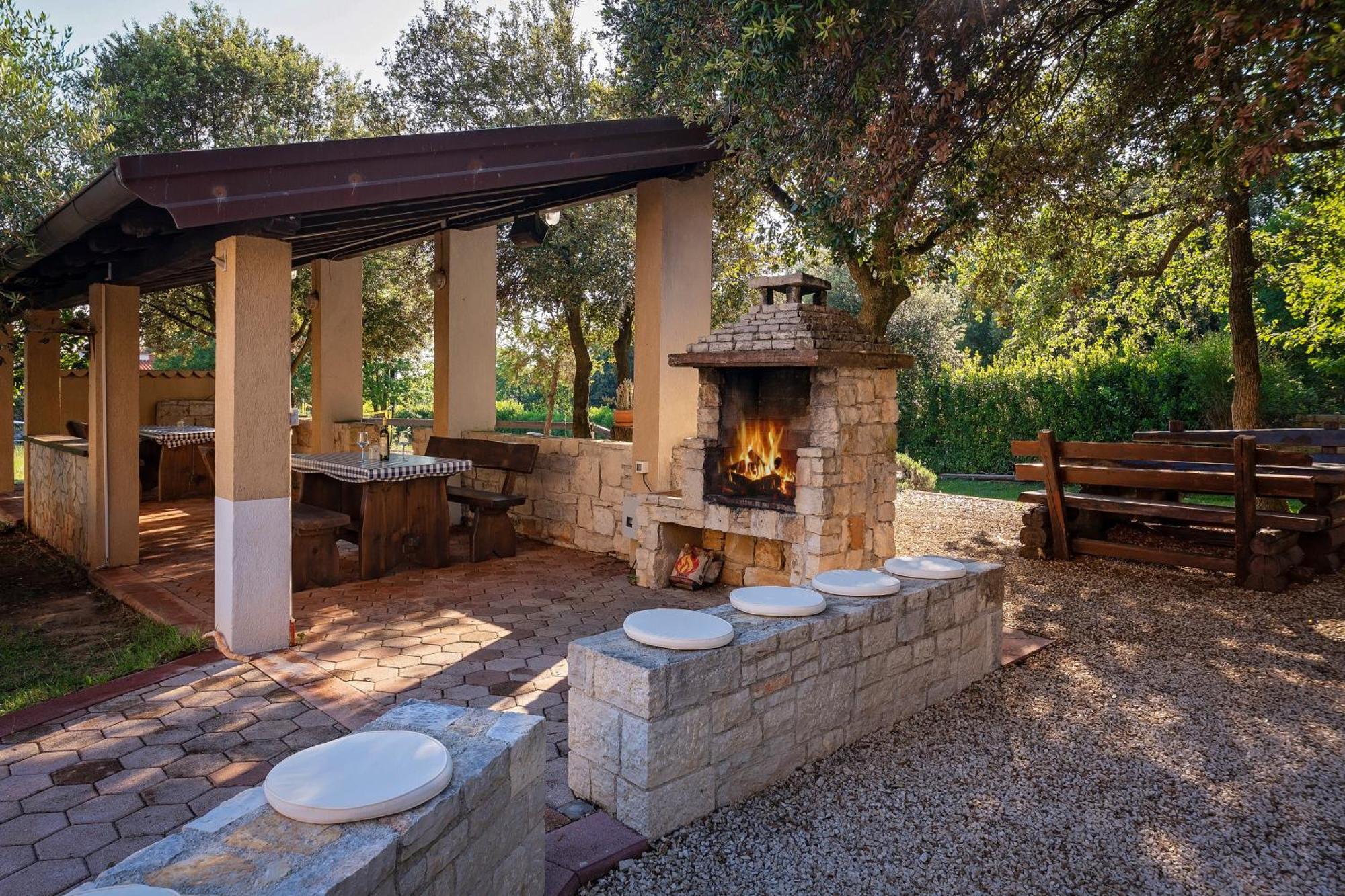 Guesthouse "Barboska" - Big Outdoor Swimming Pool & Private Tennis Court Vodnjan Εξωτερικό φωτογραφία