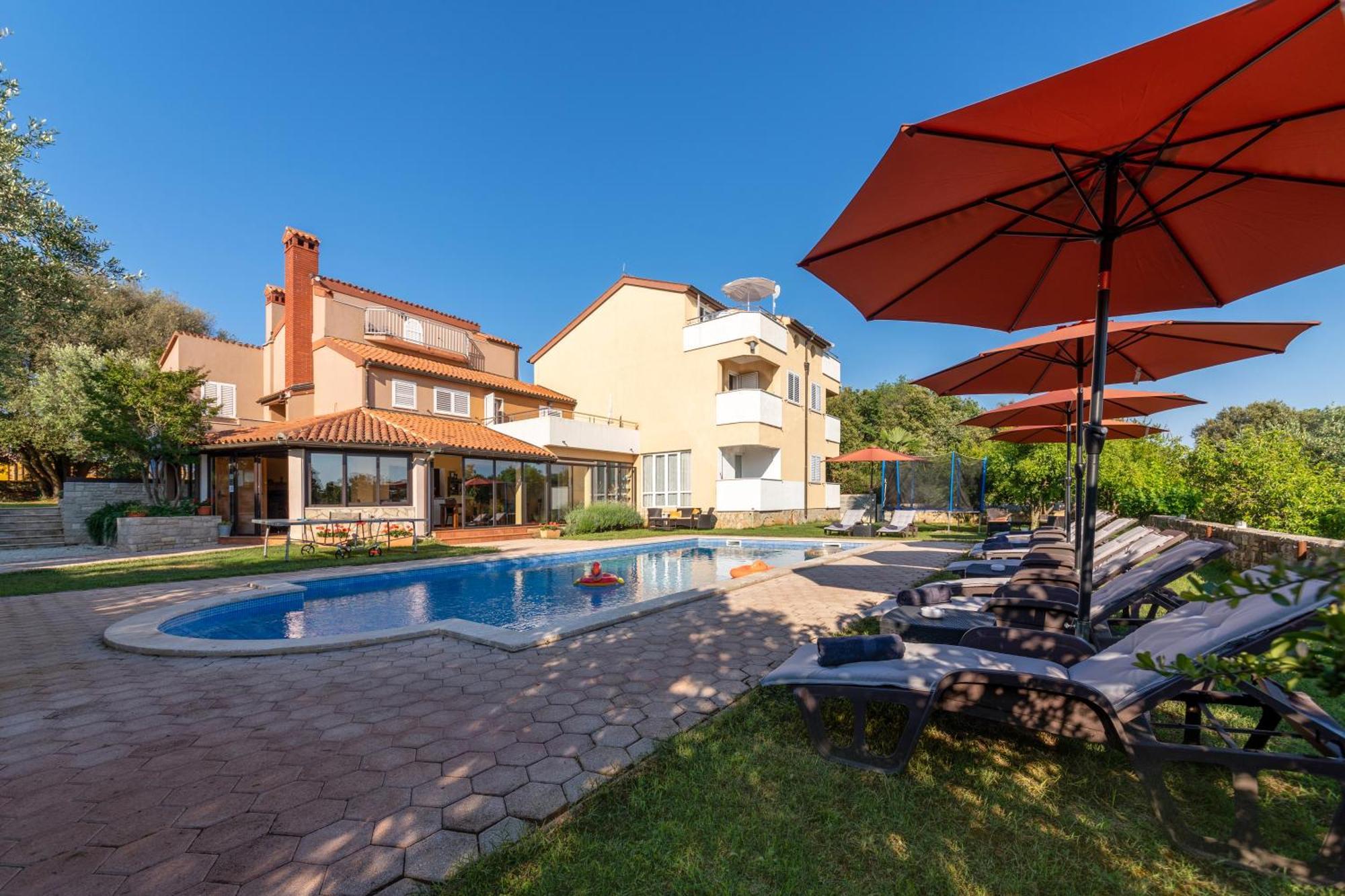 Guesthouse "Barboska" - Big Outdoor Swimming Pool & Private Tennis Court Vodnjan Εξωτερικό φωτογραφία