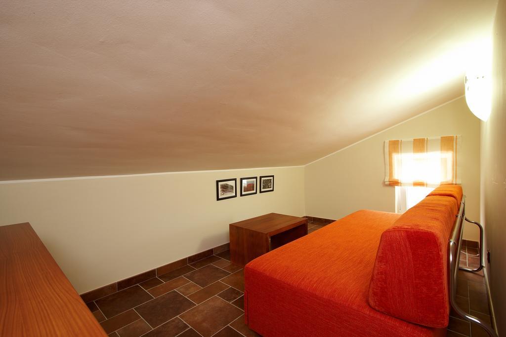 Guesthouse "Barboska" - Big Outdoor Swimming Pool & Private Tennis Court Vodnjan Δωμάτιο φωτογραφία