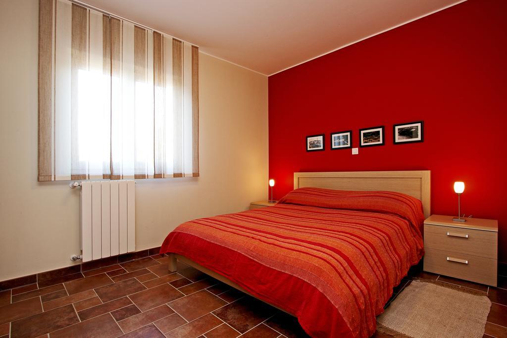 Guesthouse "Barboska" - Big Outdoor Swimming Pool & Private Tennis Court Vodnjan Δωμάτιο φωτογραφία