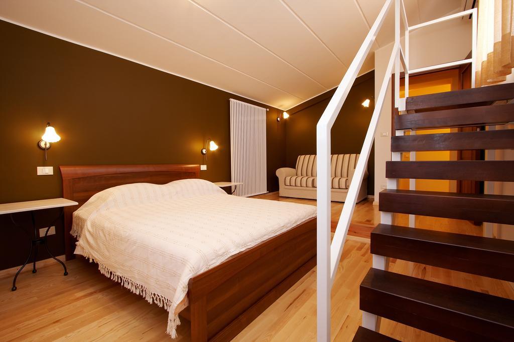 Guesthouse "Barboska" - Big Outdoor Swimming Pool & Private Tennis Court Vodnjan Δωμάτιο φωτογραφία