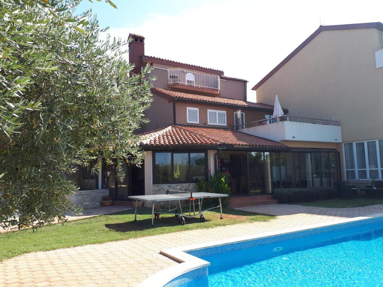 Guesthouse "Barboska" - Big Outdoor Swimming Pool & Private Tennis Court Vodnjan Εξωτερικό φωτογραφία